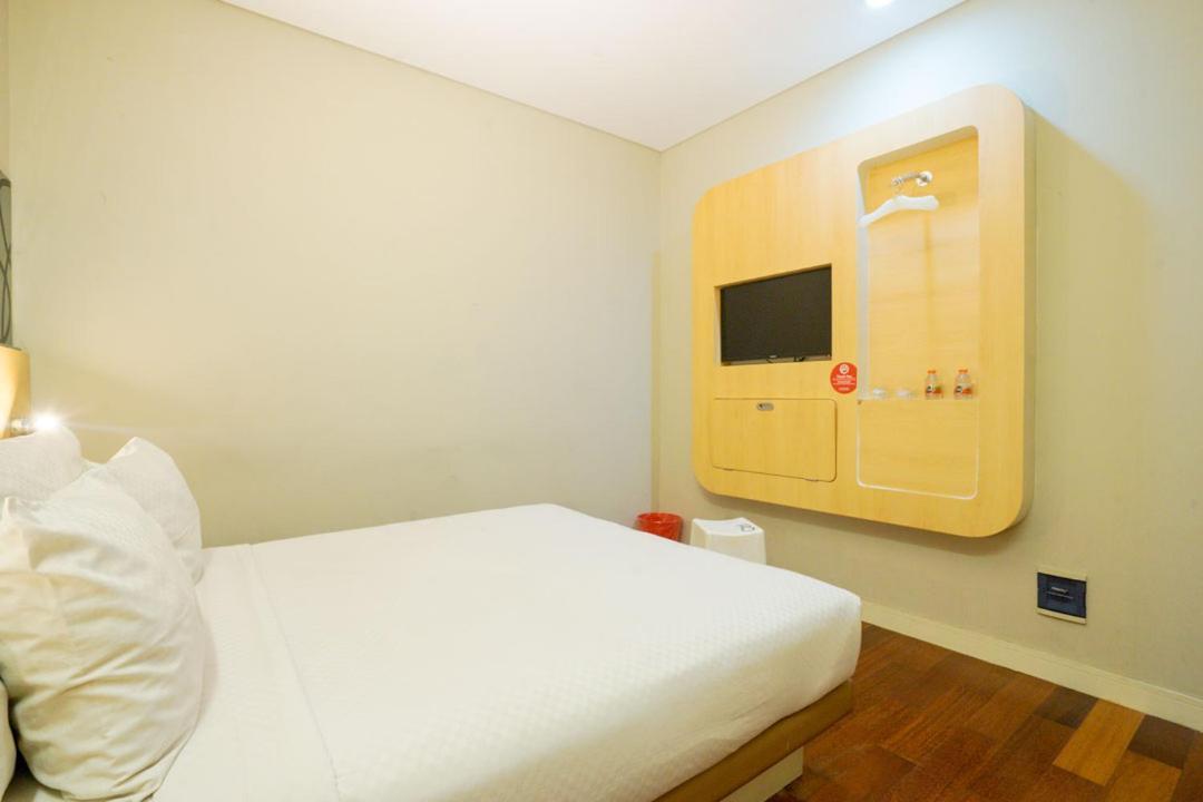 Life Hotel Stasiun Kota Сурабая Стая снимка