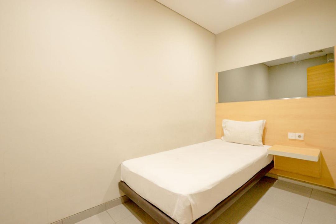 Life Hotel Stasiun Kota Сурабая Стая снимка