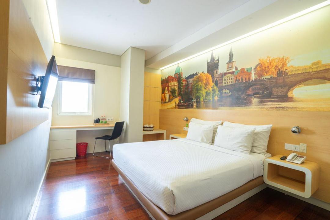 Life Hotel Stasiun Kota Сурабая Стая снимка