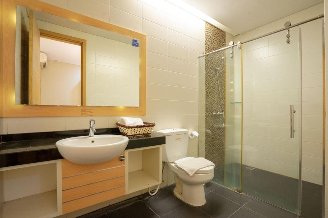 Life Hotel Stasiun Kota Сурабая Стая снимка