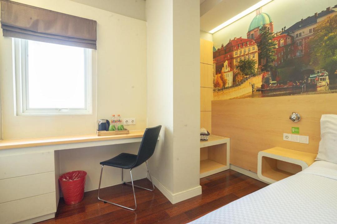 Life Hotel Stasiun Kota Сурабая Стая снимка